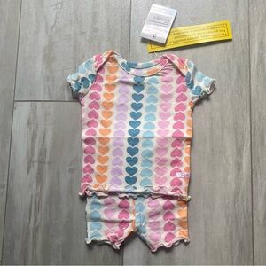 NWT RuffleButts Rainbow Heart Snuggly 2-Piece Ruffled Short Sleeve Pajamas, 3-6M